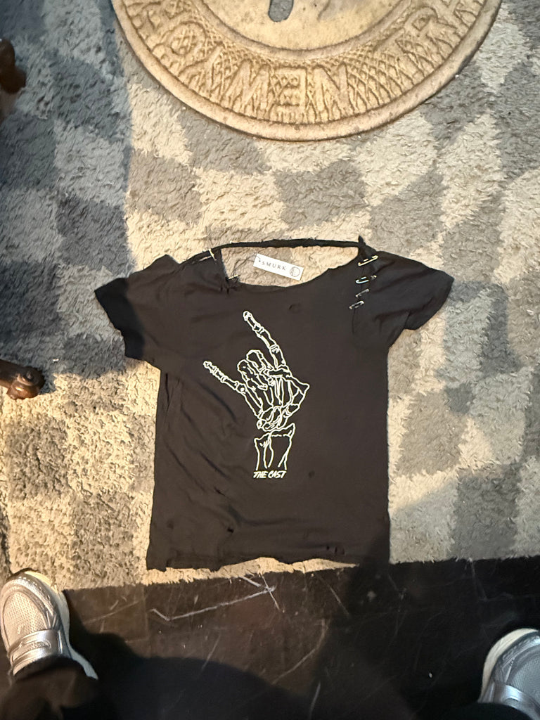DISTRESSED TEE